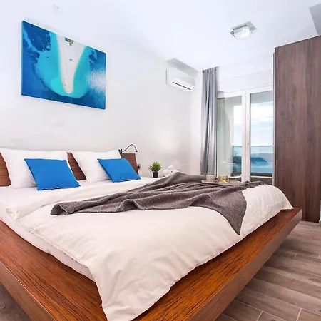 Kastel Sucurac Sleeps 10 With Pool Air Con And Wifi Willa *